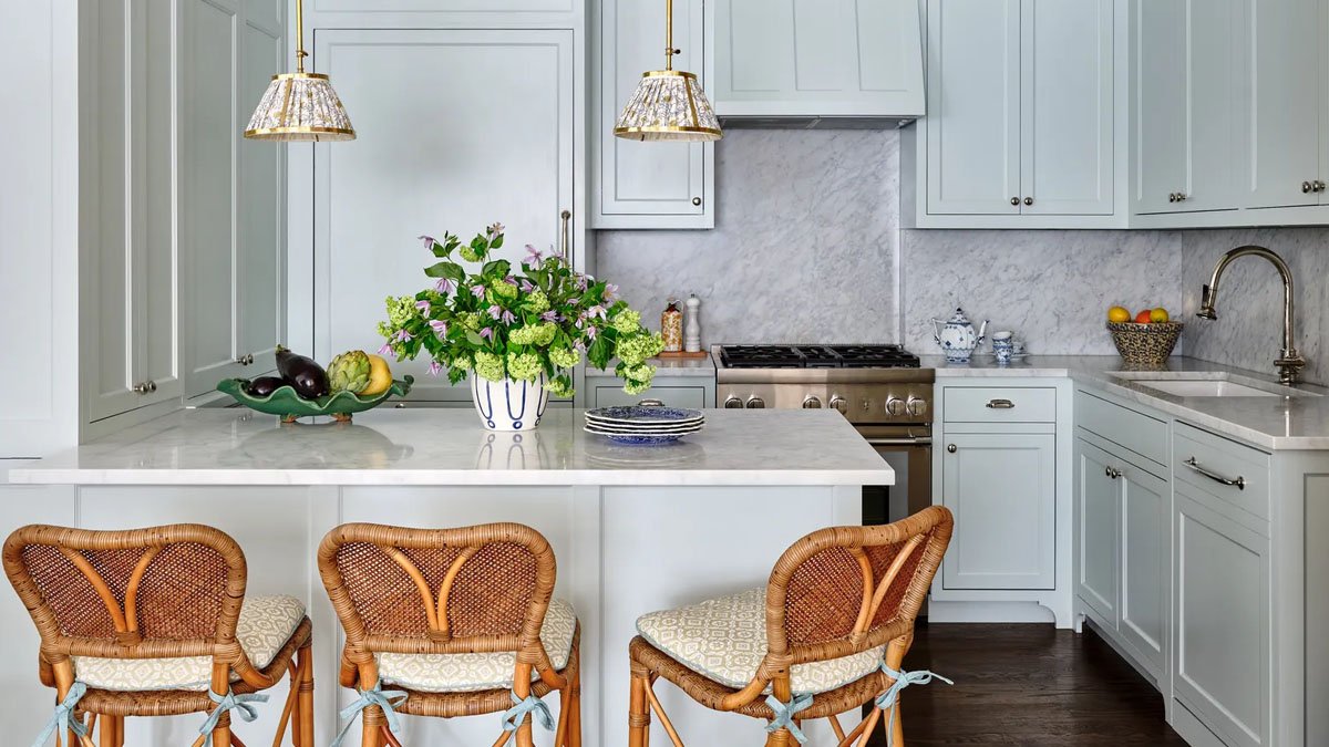 decorate-your-kitchen-with-useful-accessories